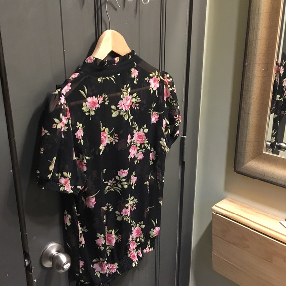 Blouse - Picture 3 of 6